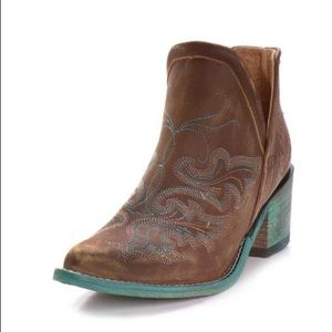 Circle G Women’s Brushed Ankle Boots